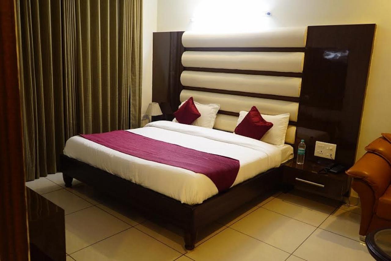 Hotel Razia Inn Hisār Dış mekan fotoğraf